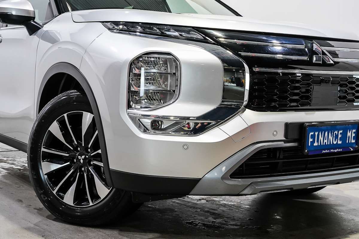 2025 Mitsubishi Outlander LS ZM