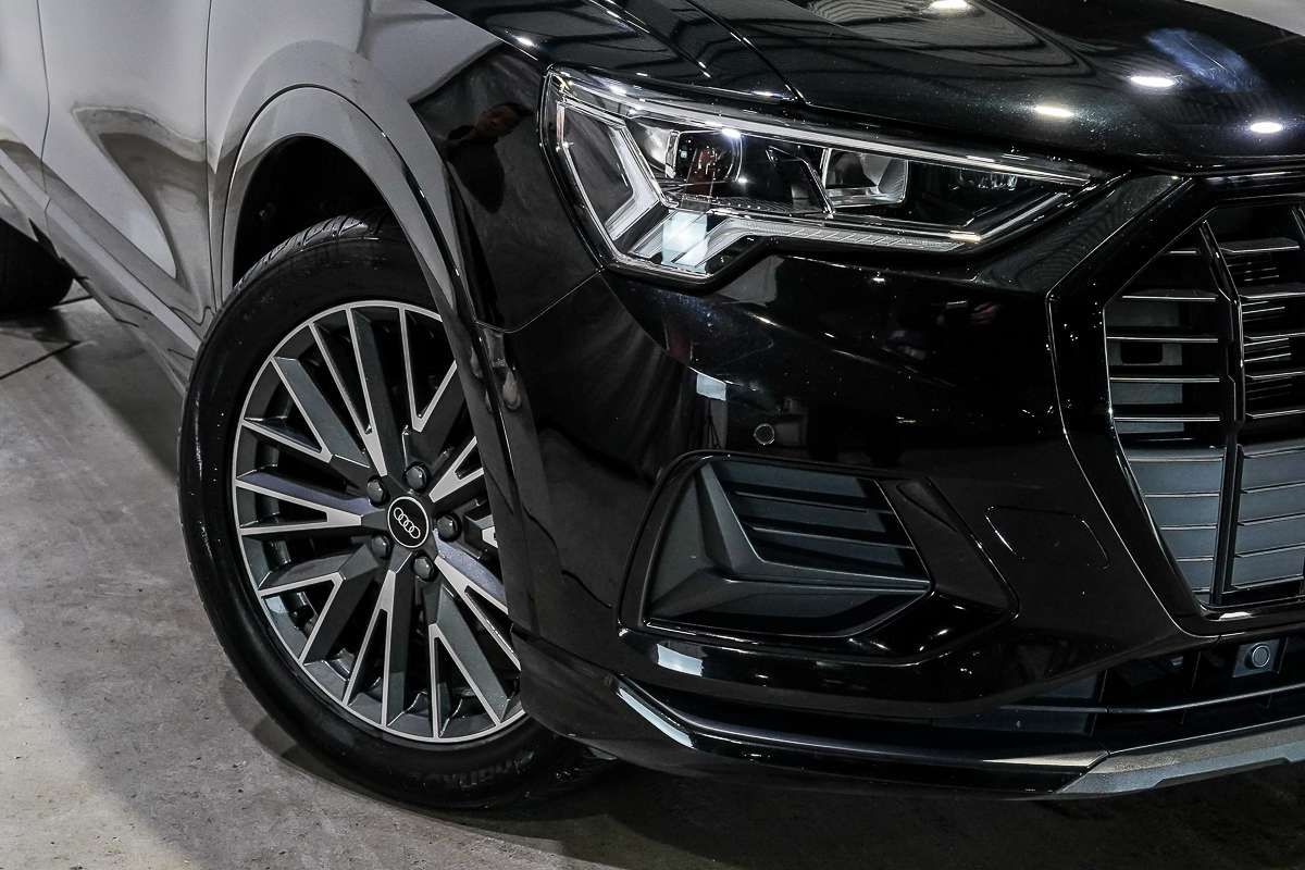2024 Audi Q3 35 TFSI Dynamic Black F3