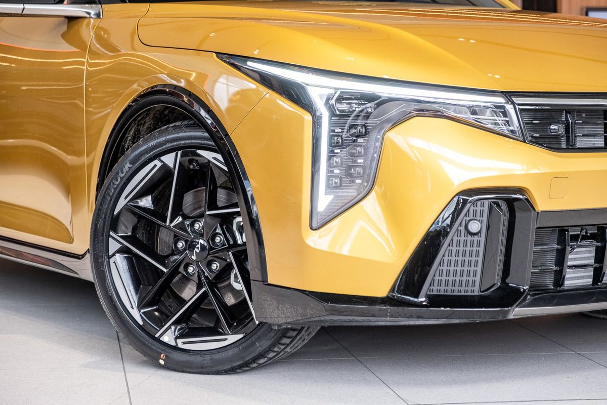 2025 Kia K4 GT-Line CL4m