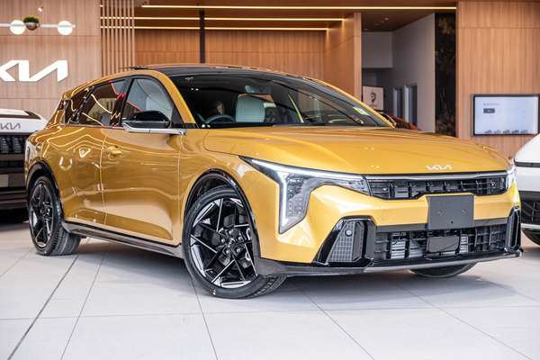 2025 Kia K4 GT-Line CL4m