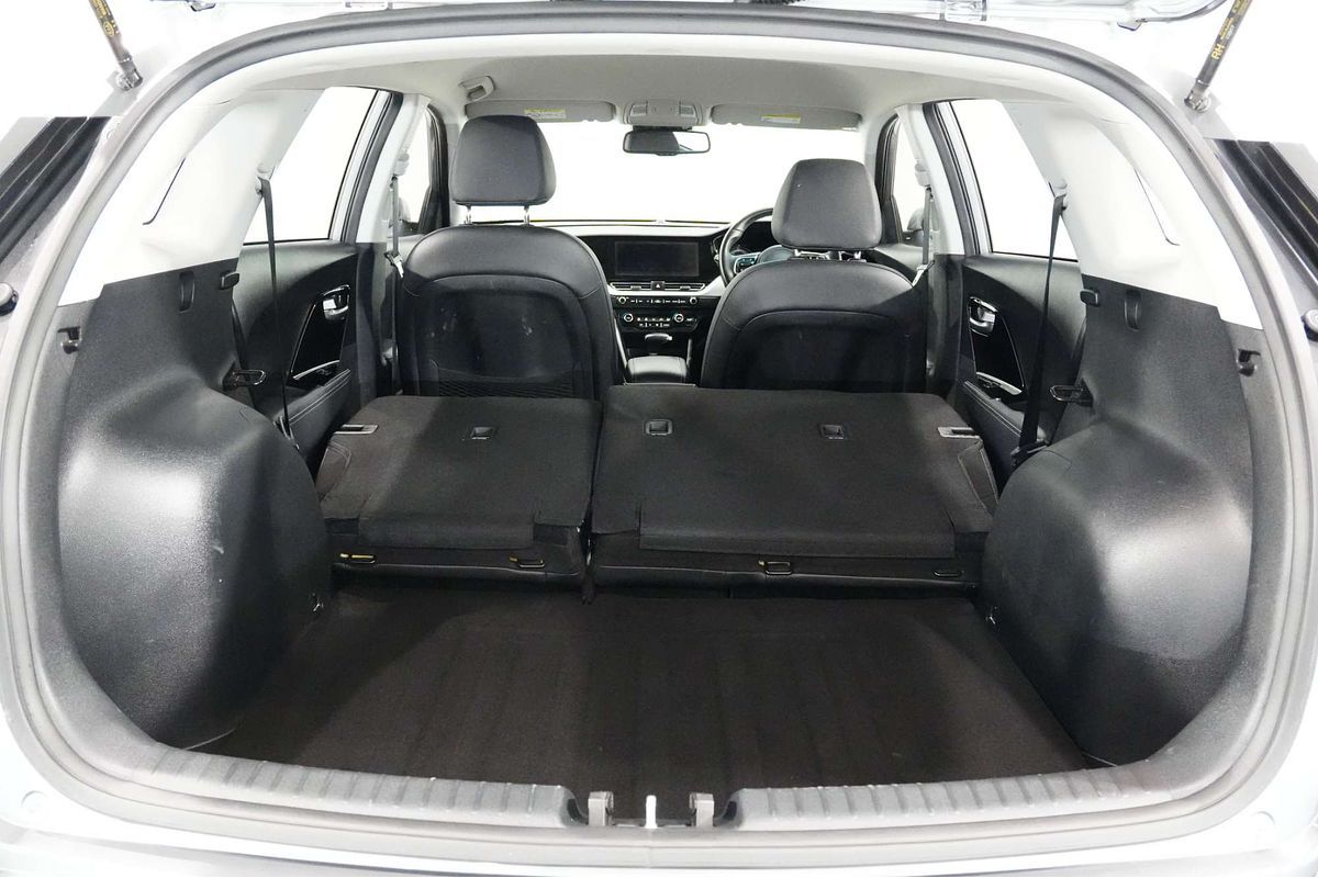 2022 Kia Niro Hybrid Sport DE