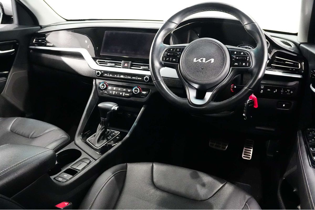 2022 Kia Niro Hybrid Sport DE