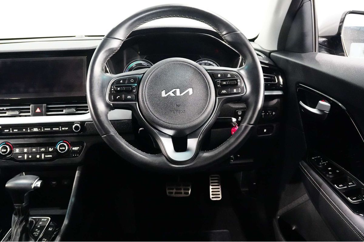 2022 Kia Niro Hybrid Sport DE