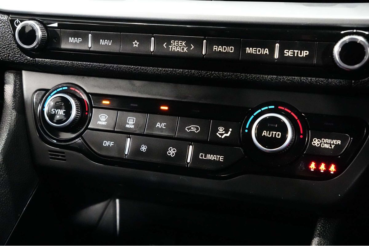 2022 Kia Niro Hybrid Sport DE