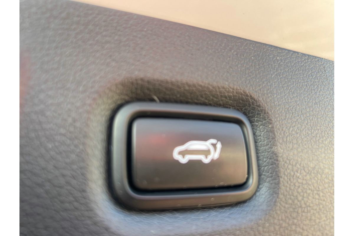 2019 Hyundai Santa Fe Highlander TM image 8