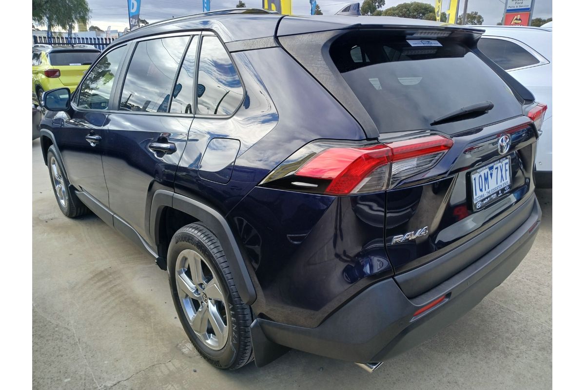 2019 Toyota RAV4 GXL MXAA52R image 4