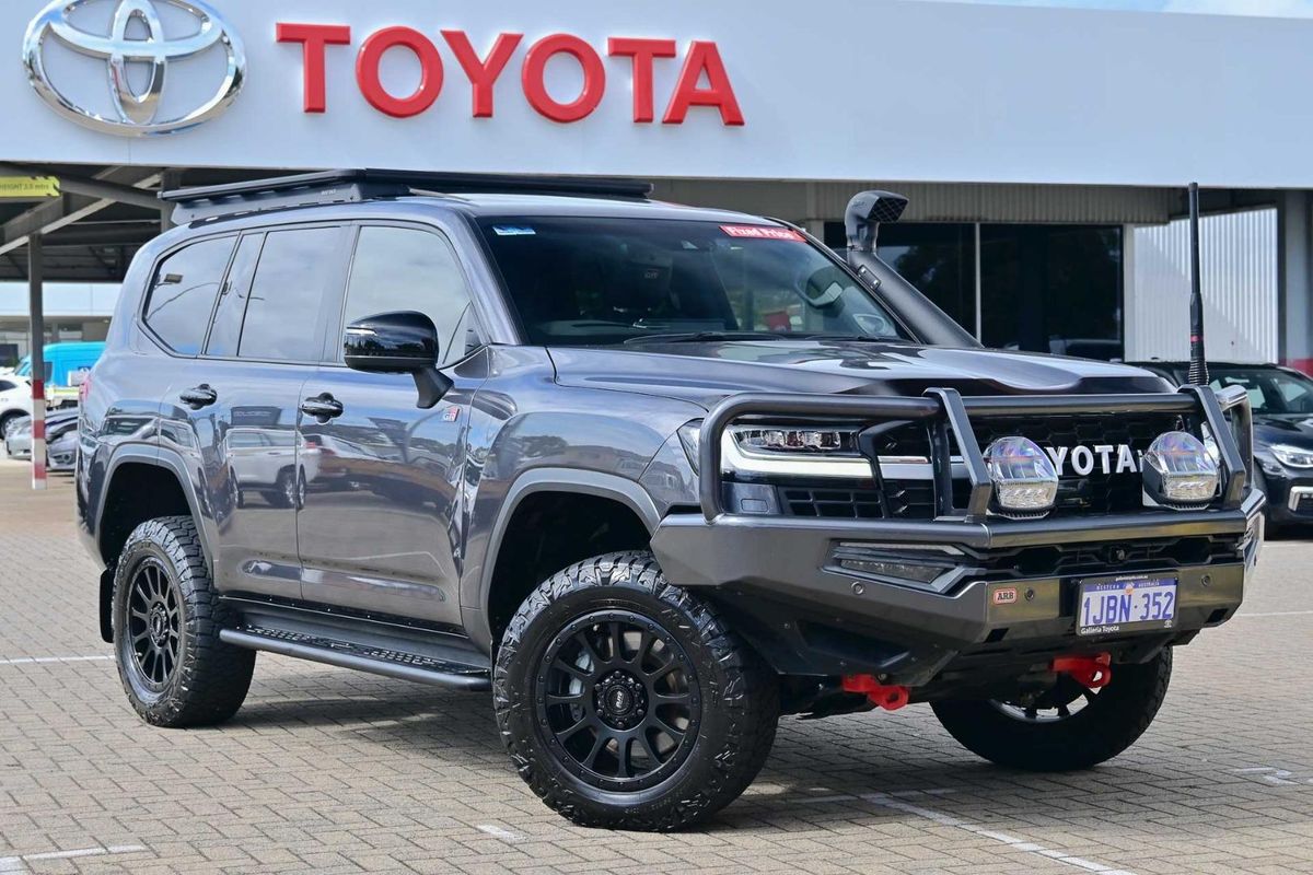 2023 Toyota Landcruiser GR Sport FJA300R