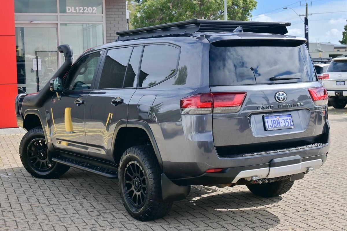 2023 Toyota Landcruiser GR Sport FJA300R