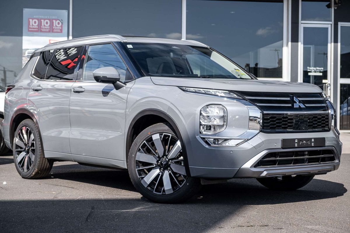 2025 Mitsubishi Outlander Exceed ZM