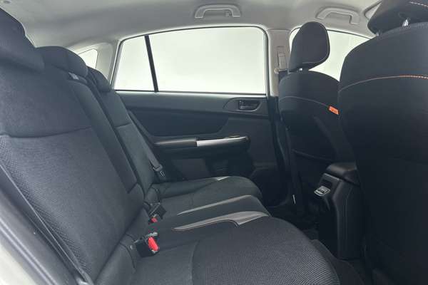 2016 Subaru XV 2.0i G4X thumb-11