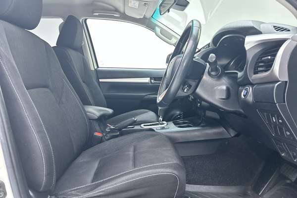 2020 Toyota Hilux SR5 GUN126R 4X4 thumb-12