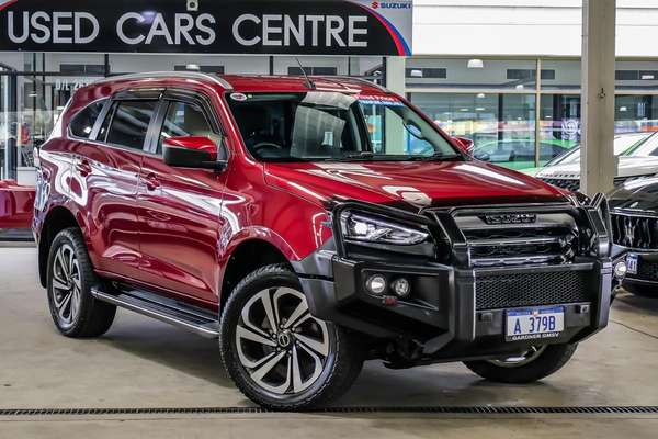 2022 Isuzu MU-X LS-T