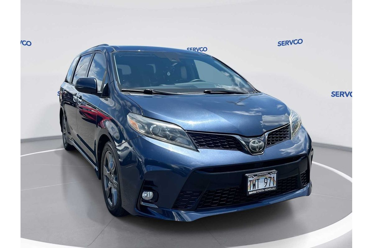 2019 Toyota SIENNA SE