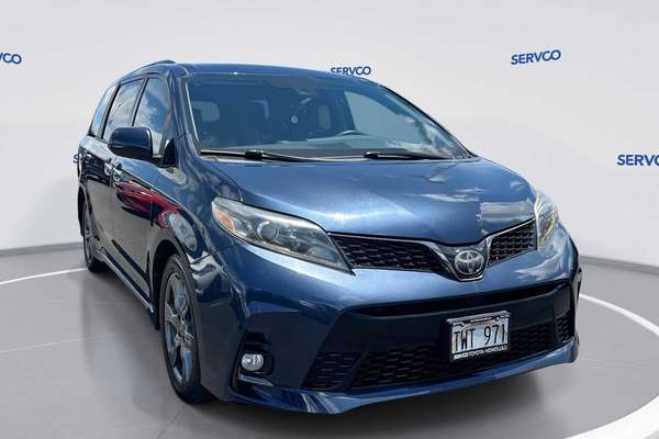 2019 Toyota SIENNA SE