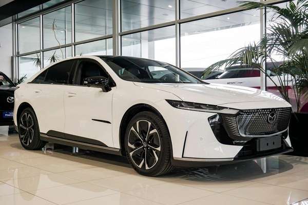 2026 Mazda 6e E35 GT