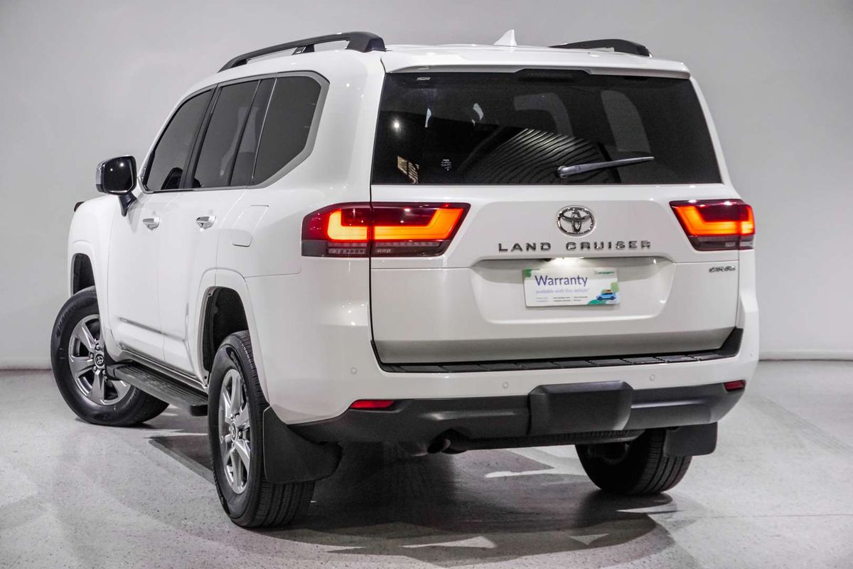 2023 Toyota Landcruiser Sahara FJA300R