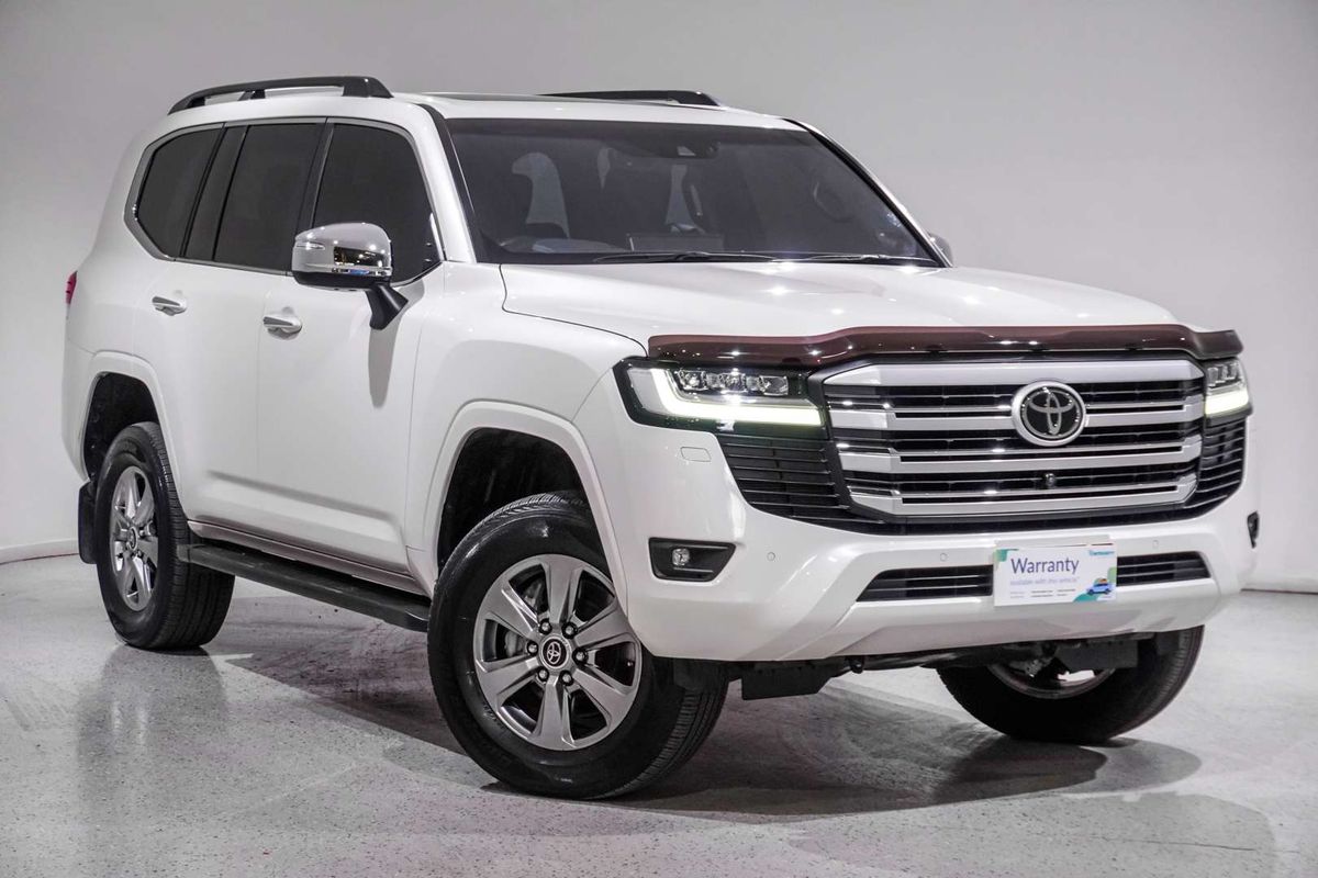 2023 Toyota Landcruiser Sahara FJA300R