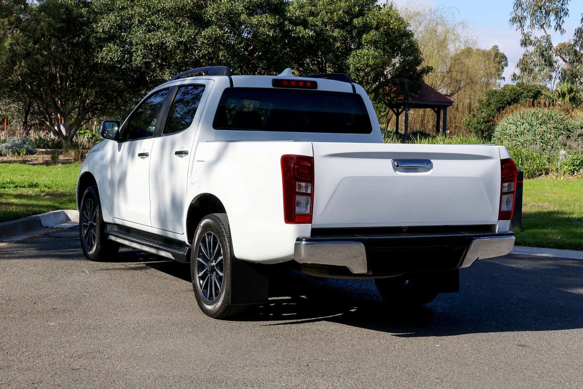2019 Isuzu D-MAX LS-T High Ride Rear Wheel Drive image 14