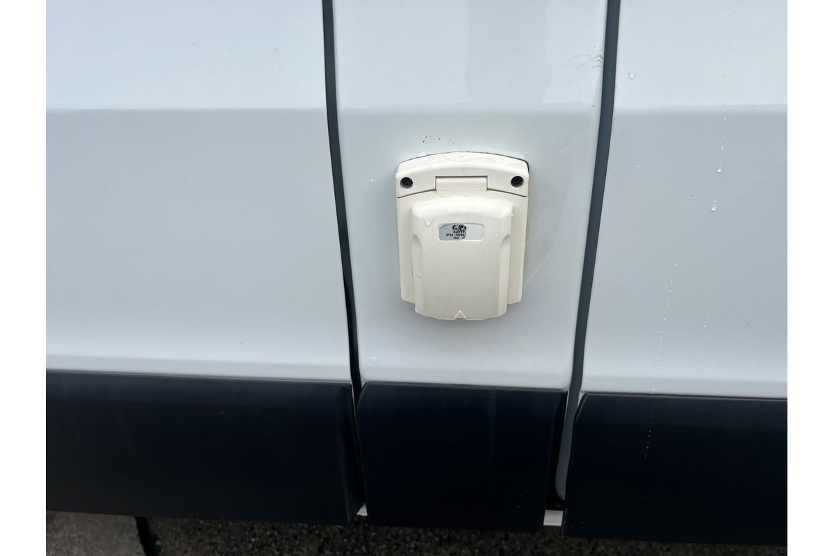 2021 Mitsubishi Express GLX SN SWB image 3
