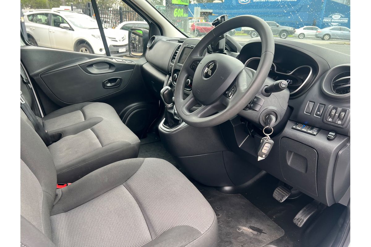 2021 Mitsubishi Express GLX SN SWB image 24