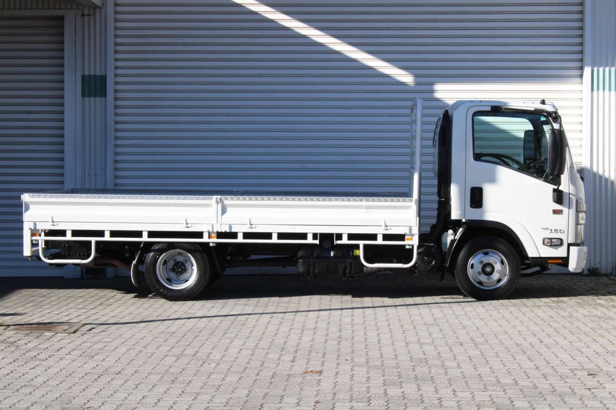 2022 Isuzu N Series NNR 45-150 4x2 MWB