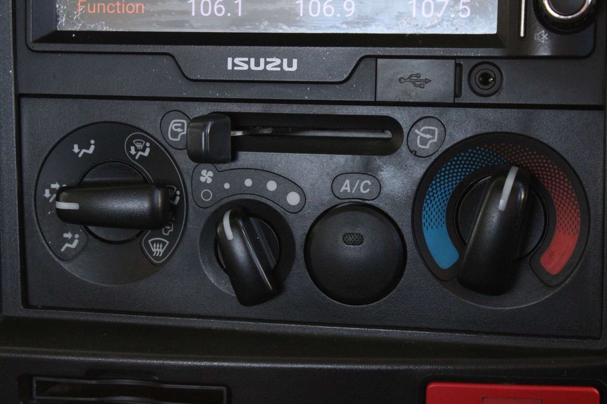 2022 Isuzu N Series NNR 45-150 4x2 MWB