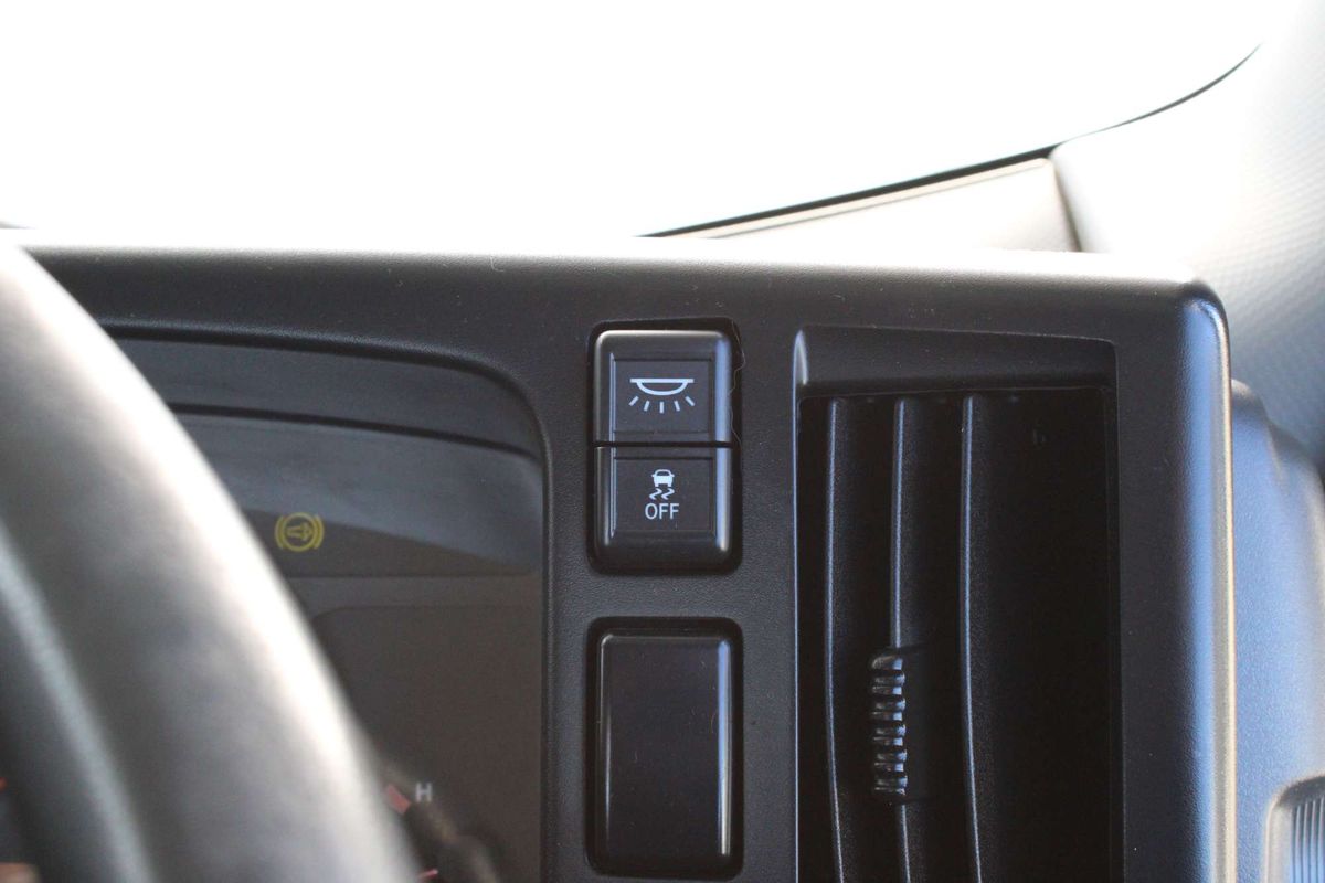 2022 Isuzu N Series NNR 45-150 4x2 MWB