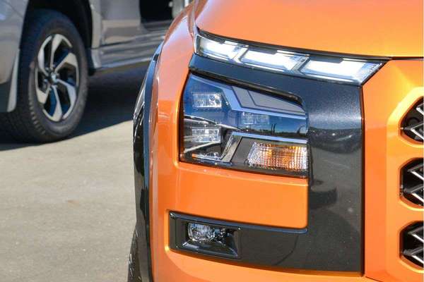 2025 Mitsubishi Triton GSR MV 4X4 thumb-1