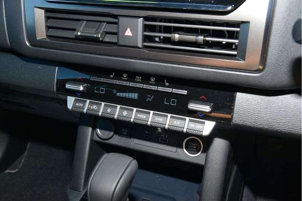 2025 Mitsubishi Triton GSR MV 4X4 thumb-14