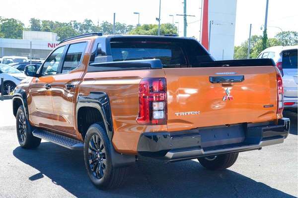 2025 Mitsubishi Triton GSR MV 4X4 thumb-5