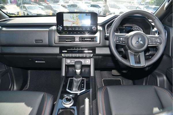 2025 Mitsubishi Triton GSR MV 4X4 thumb-16