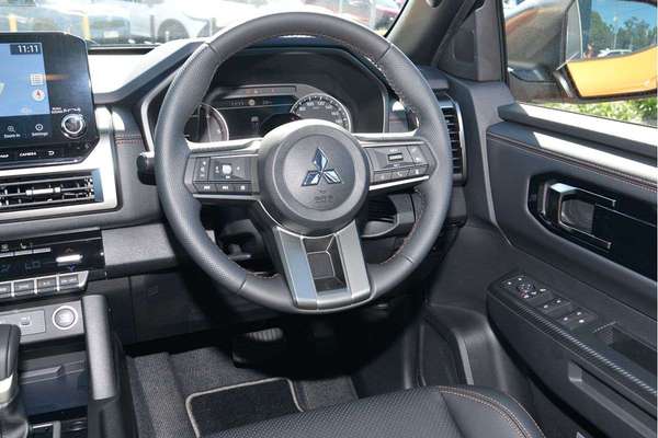 2025 Mitsubishi Triton GSR MV 4X4 thumb-17