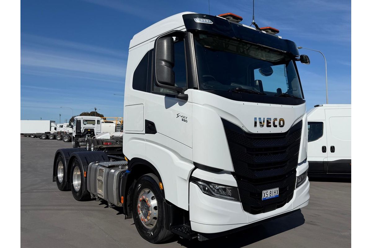 2023 Iveco S-Way AS 530