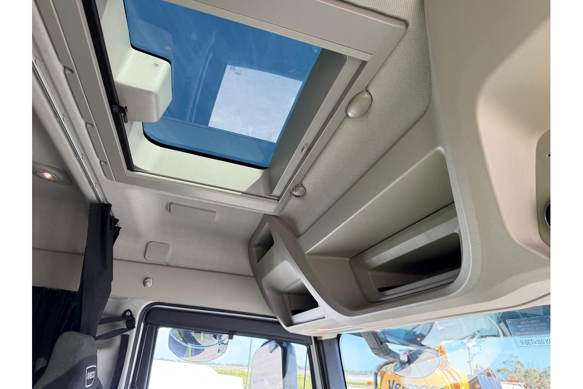 2023 IVECO S-Way As 530 image 13