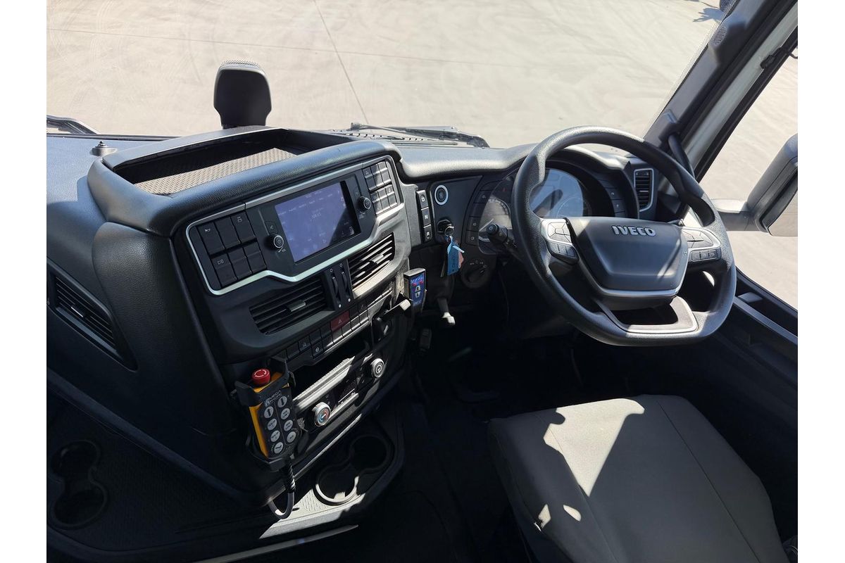 2023 IVECO S-Way As 530 image 16