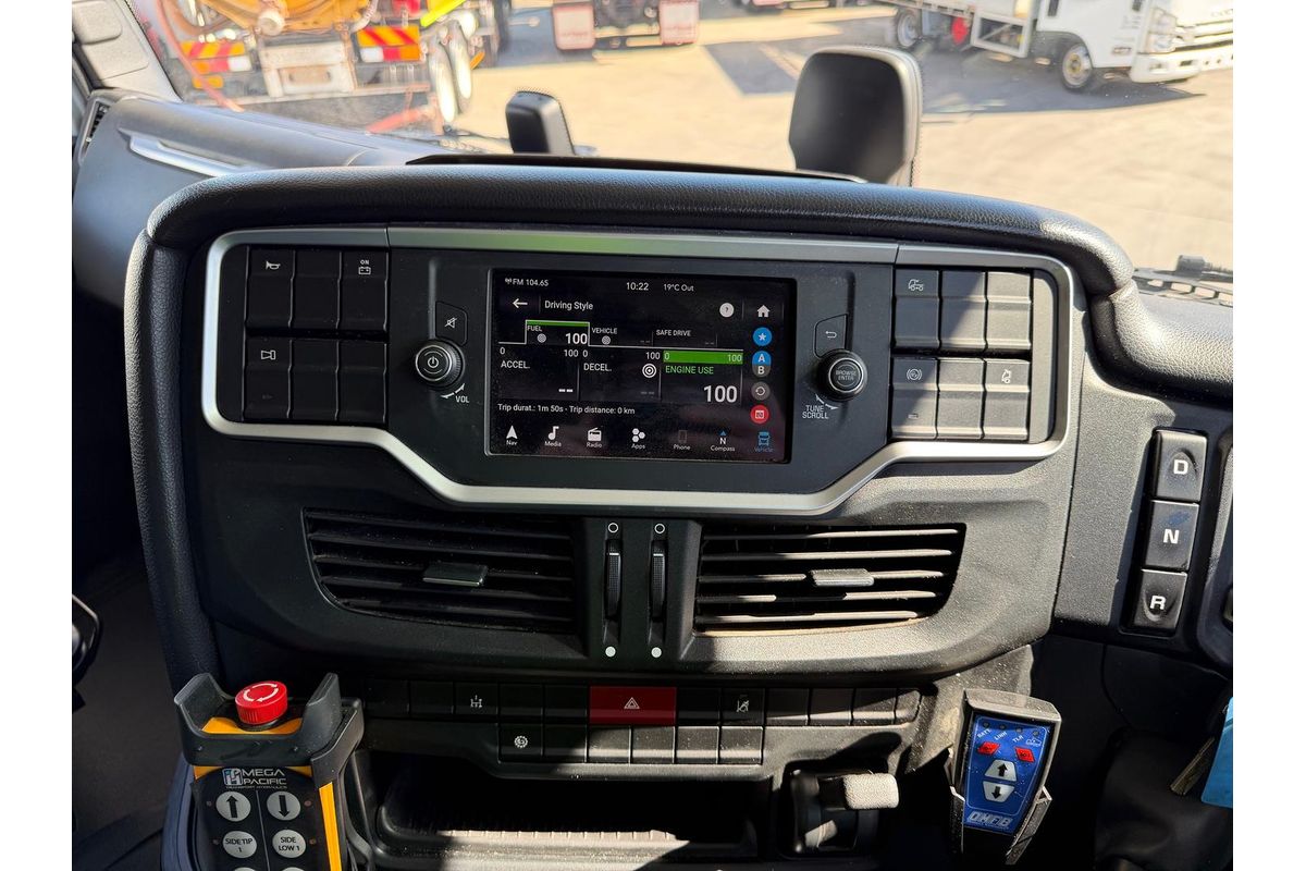 2023 IVECO S-Way As 530 image 23