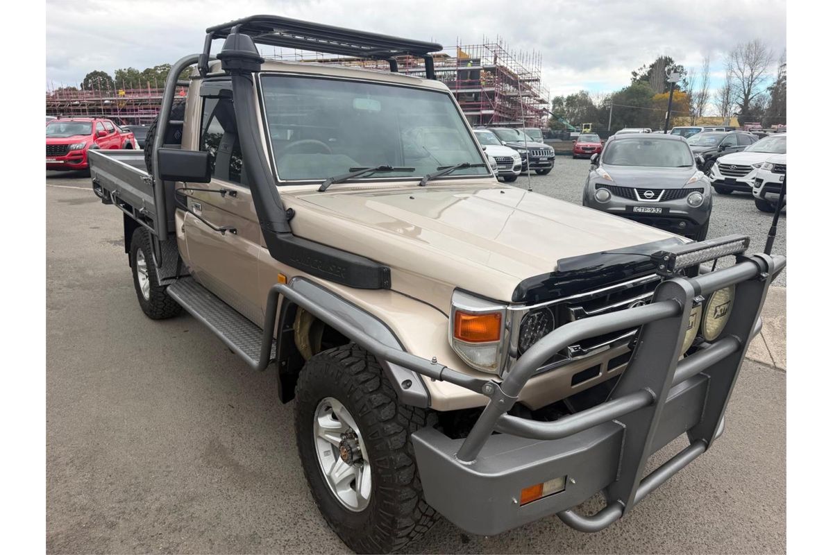 2004 Toyota Landcruiser RV HDJ79R 4X4