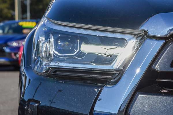 2021 Toyota Hilux SR5 GUN126R 4X4 thumb-1