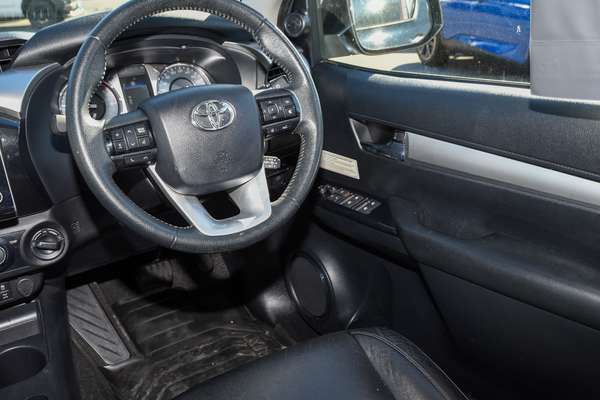 2021 Toyota Hilux SR5 GUN126R 4X4 thumb-16