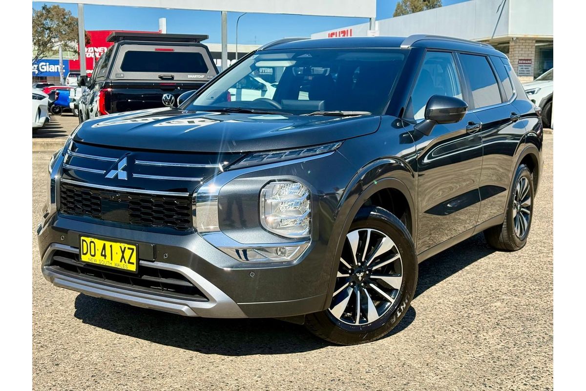 2025 Mitsubishi Outlander LS ZM