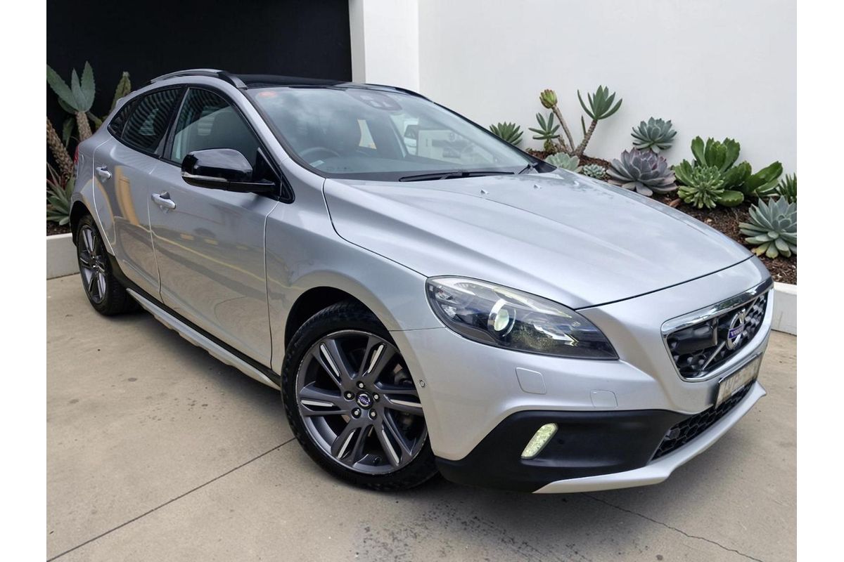 2014 Volvo V40 Cross Country D4 Luxury