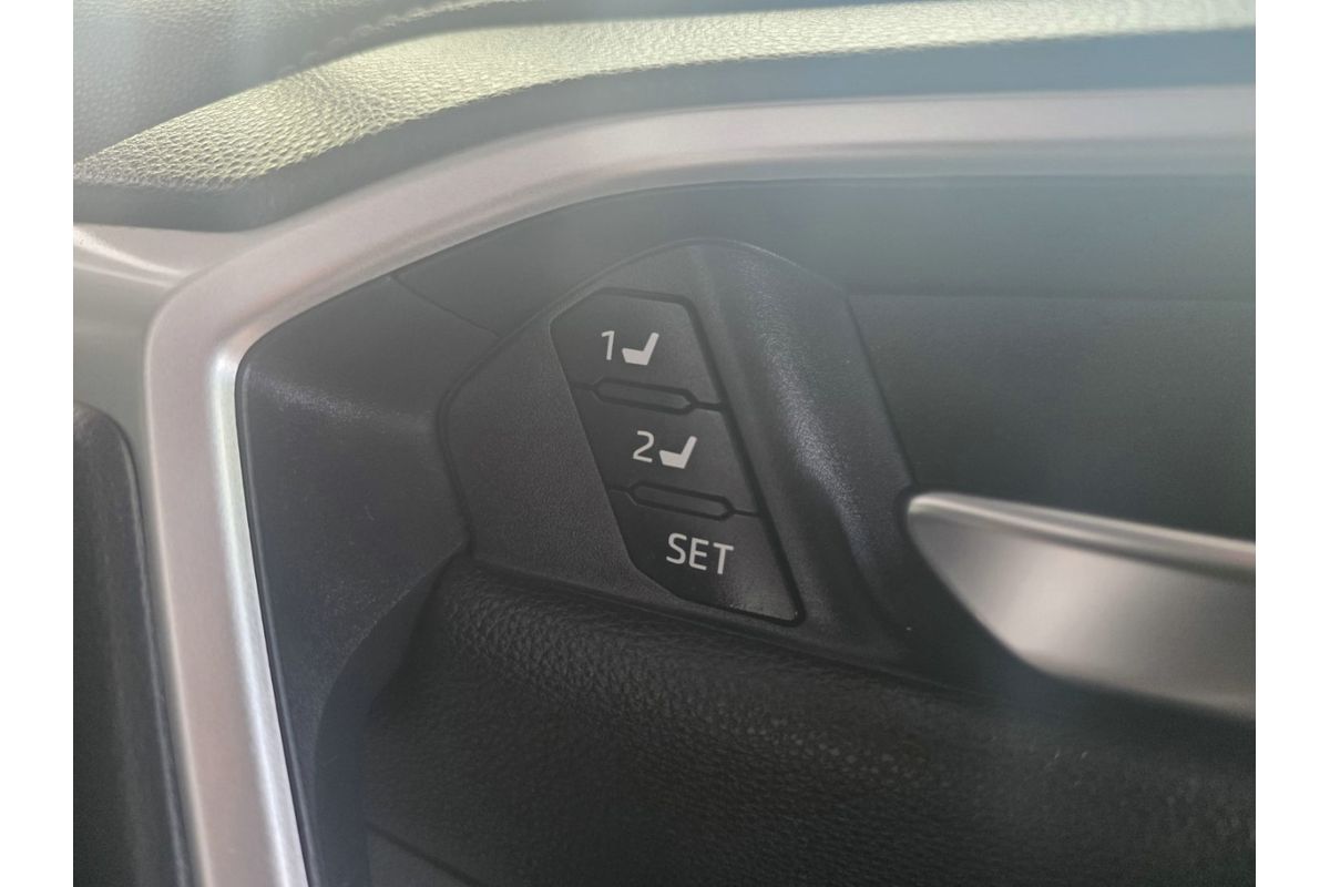 2021 Toyota RAV4 Cruiser AXAH52R image 18