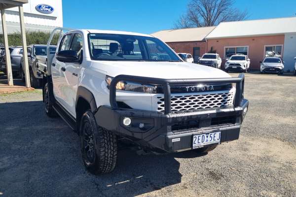 2025 Toyota Hilux SR GUN126R