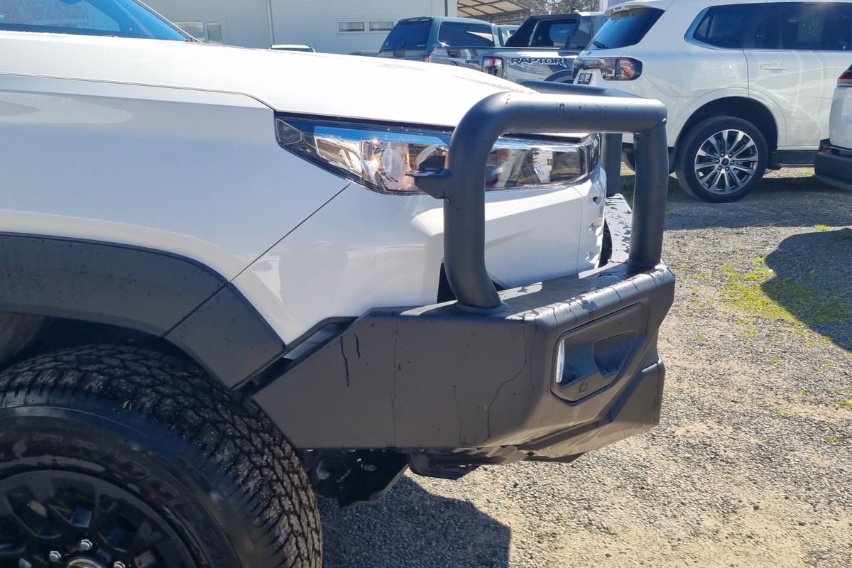 2025 Toyota Hilux SR GUN126R