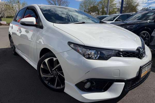 2017 Toyota Corolla SX ZRE182R