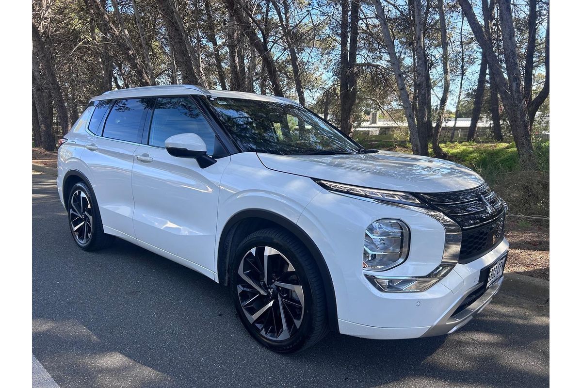 2022 Mitsubishi Outlander Exceed ZM
