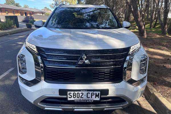 2022 Mitsubishi Outlander Exceed ZM thumb-3