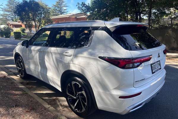 2022 Mitsubishi Outlander Exceed ZM thumb-5