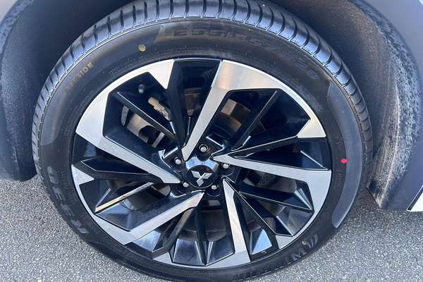 2022 Mitsubishi Outlander Exceed ZM thumb-9