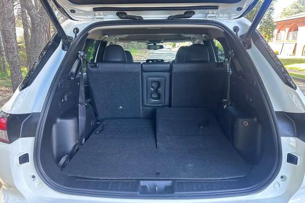 2022 Mitsubishi Outlander Exceed ZM thumb-12